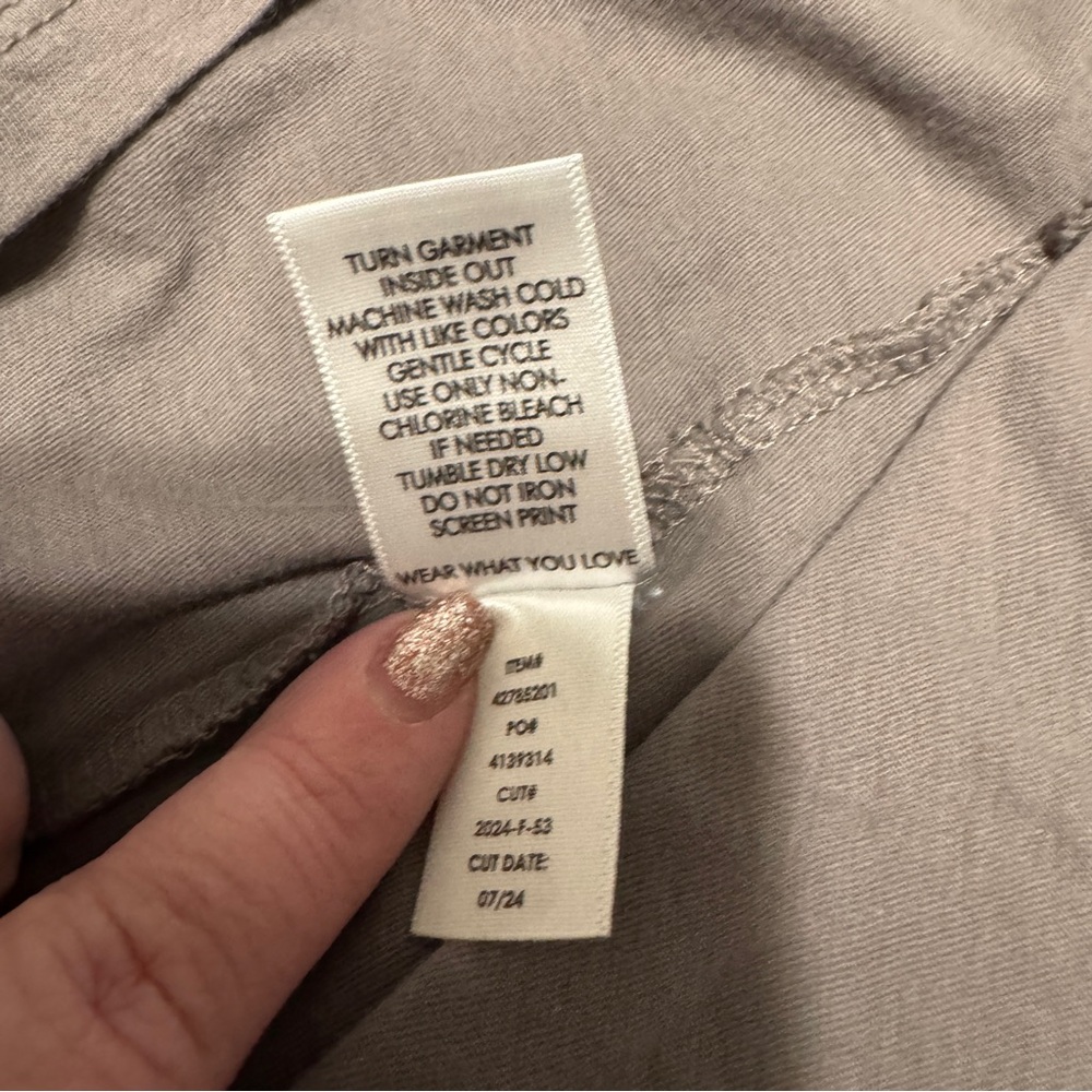 Torrid Heritage Jersey Knit Glow-in-the-Dark Cat Graphic Tee – Gray, Size 1 - Picture 4 of 4